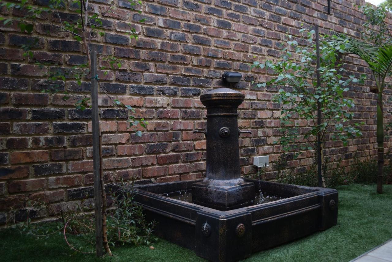 African Moon Corporate House Kempton Park Eksteriør bilde
