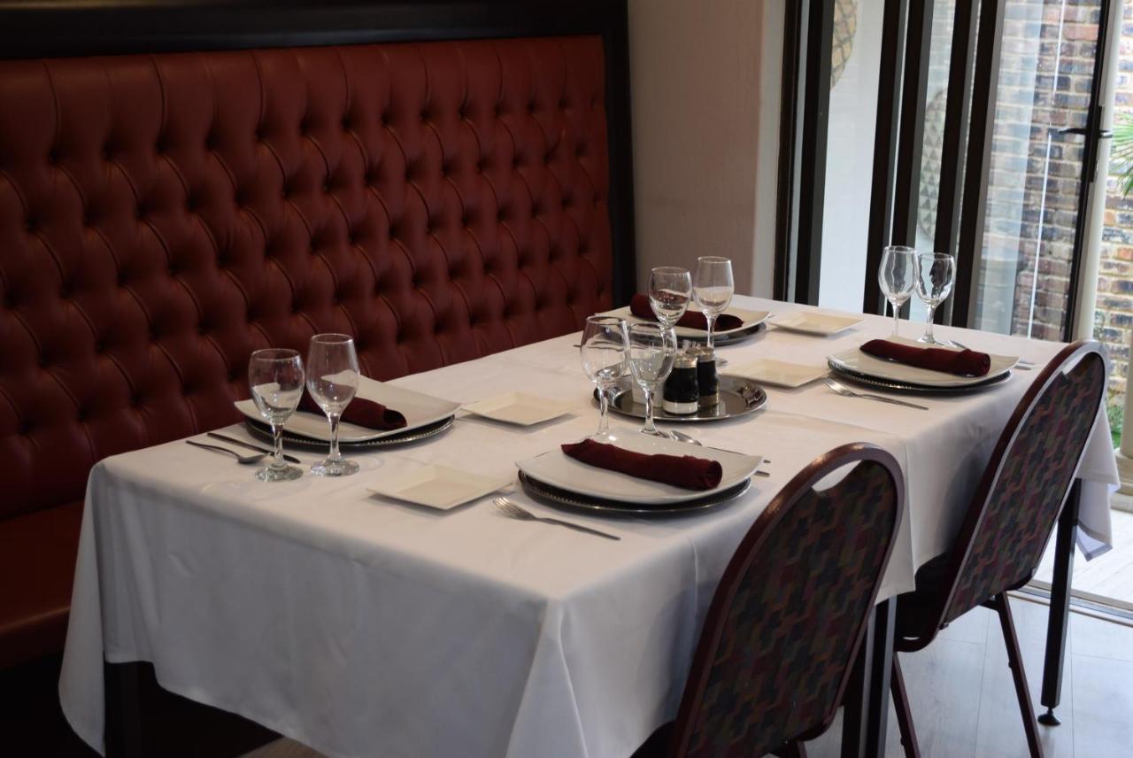 African Moon Corporate House Kempton Park Eksteriør bilde