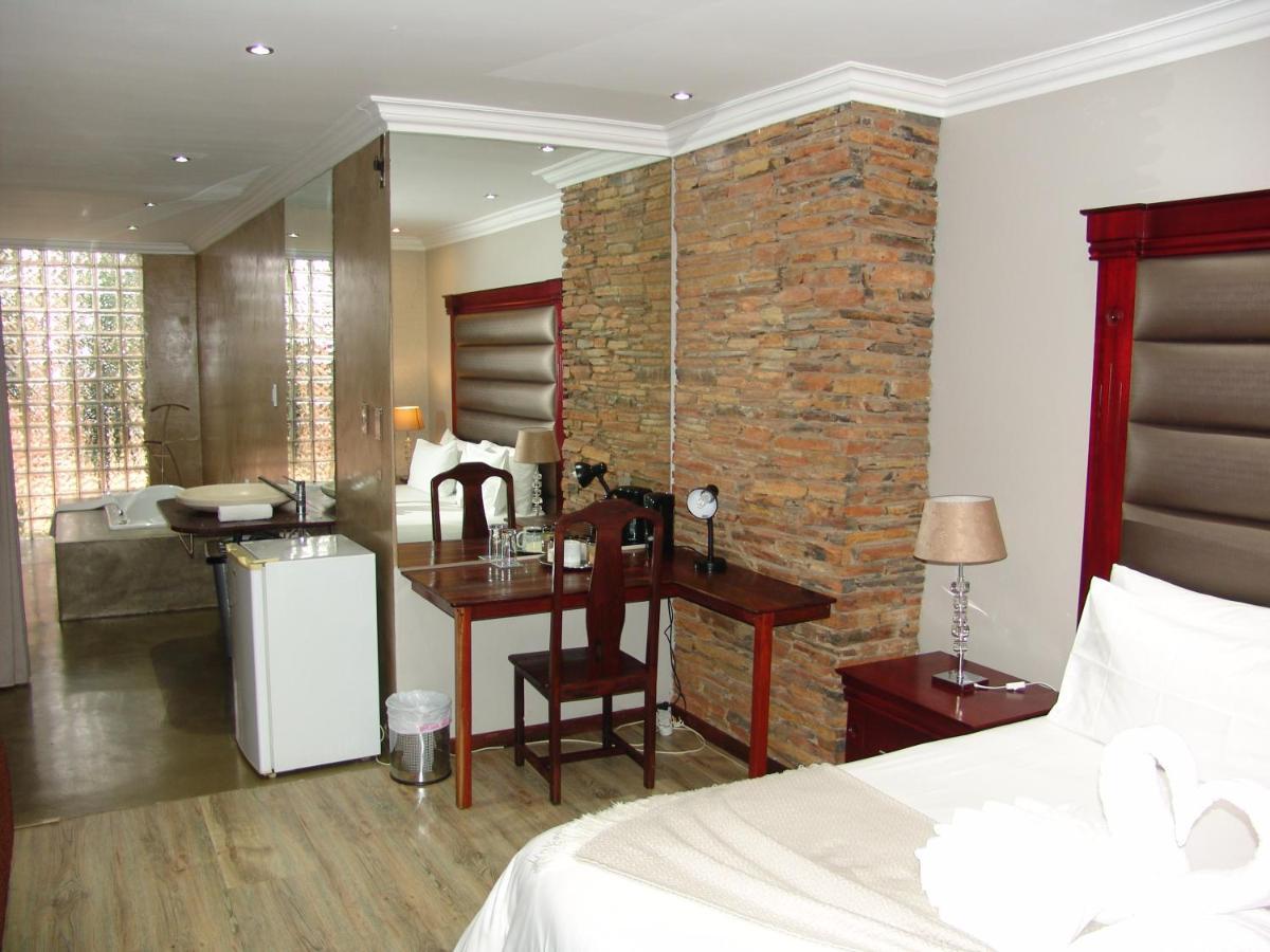 African Moon Corporate House Kempton Park Eksteriør bilde