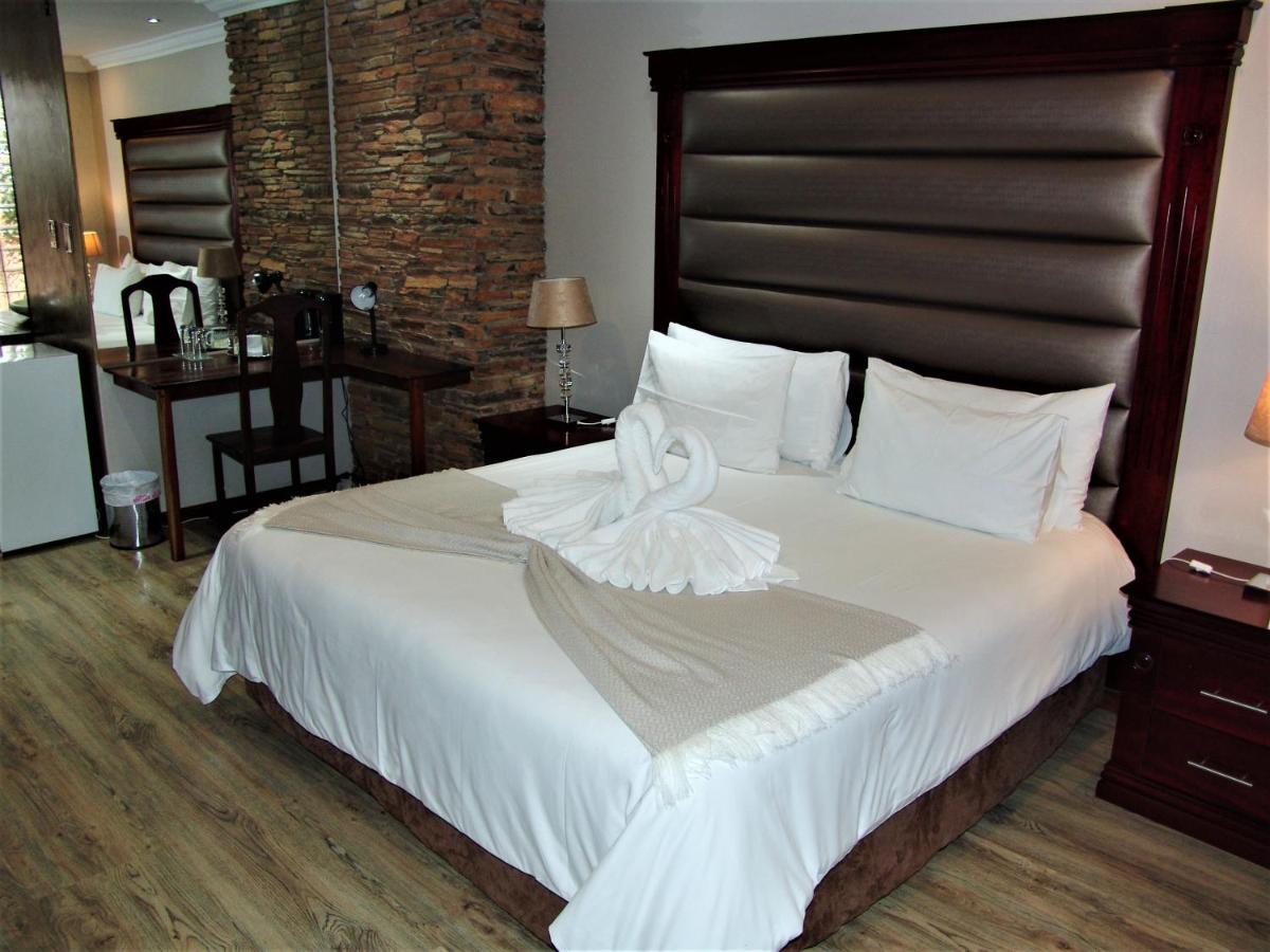 African Moon Corporate House Kempton Park Eksteriør bilde