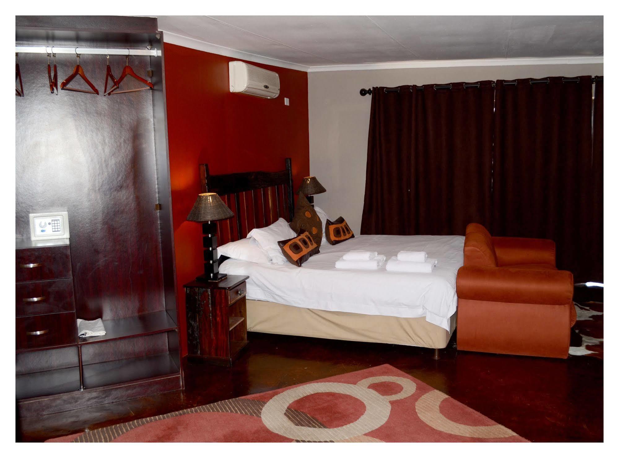 African Moon Corporate House Kempton Park Eksteriør bilde